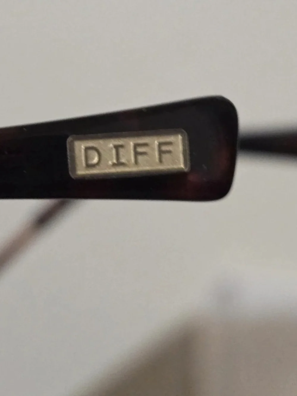 Diff Eyewear Gold Sunglasses with Snap Closure Case